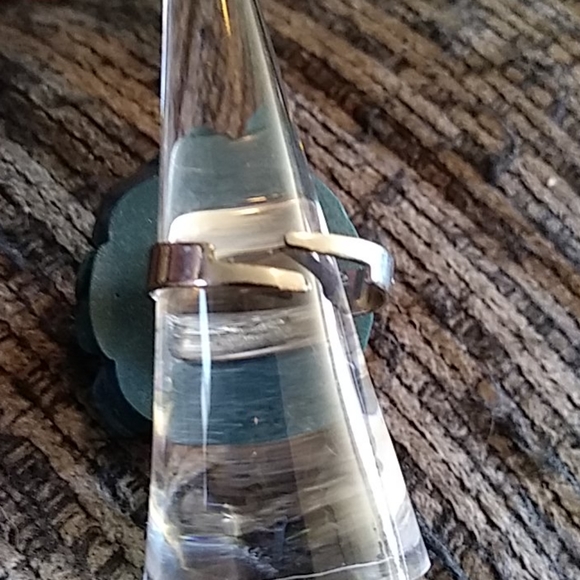 Ring - Picture 3 of 4